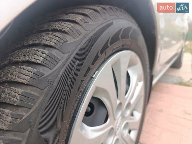 Сірий Кіа Черато, об'ємом двигуна 2 л та пробігом 235 тис. км за 6300 $, фото 17 на Automoto.ua