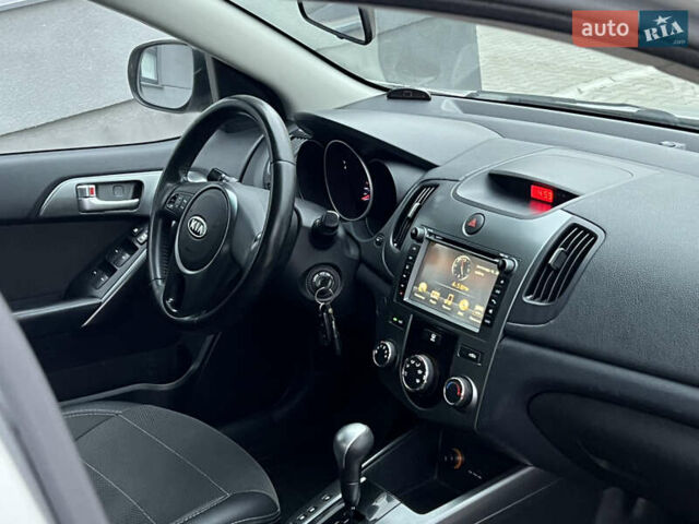 Серый Киа Черато, объемом двигателя 1.6 л и пробегом 188 тыс. км за 6999 $, фото 49 на Automoto.ua