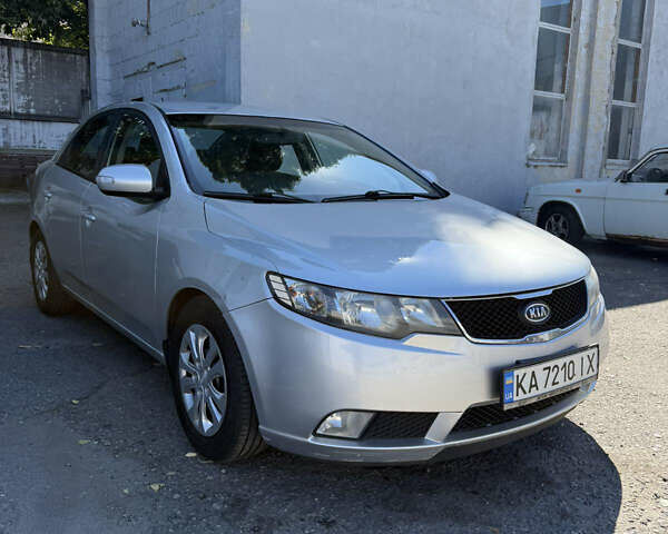 Серый Киа Черато, объемом двигателя 2 л и пробегом 212 тыс. км за 6300 $, фото 1 на Automoto.ua