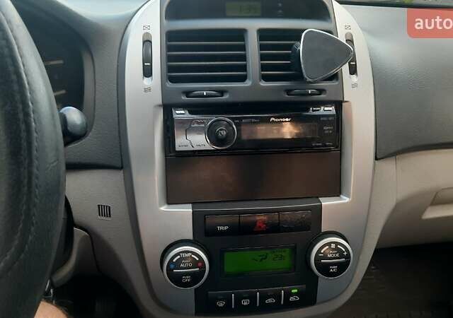 Сірий Кіа Черато, об'ємом двигуна 1.6 л та пробігом 180 тис. км за 5900 $, фото 8 на Automoto.ua