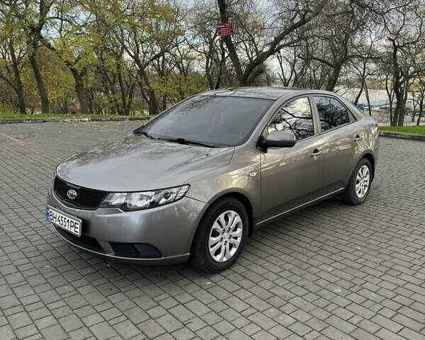 Сірий Кіа Черато, об'ємом двигуна 1.6 л та пробігом 104 тис. км за 7800 $, фото 12 на Automoto.ua