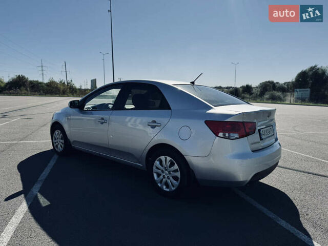 Сірий Кіа Черато, об'ємом двигуна 1.59 л та пробігом 243 тис. км за 4450 $, фото 3 на Automoto.ua