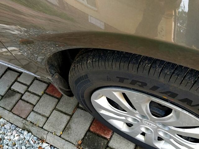 Сірий Кіа Черато, об'ємом двигуна 1.6 л та пробігом 197 тис. км за 6700 $, фото 2 на Automoto.ua