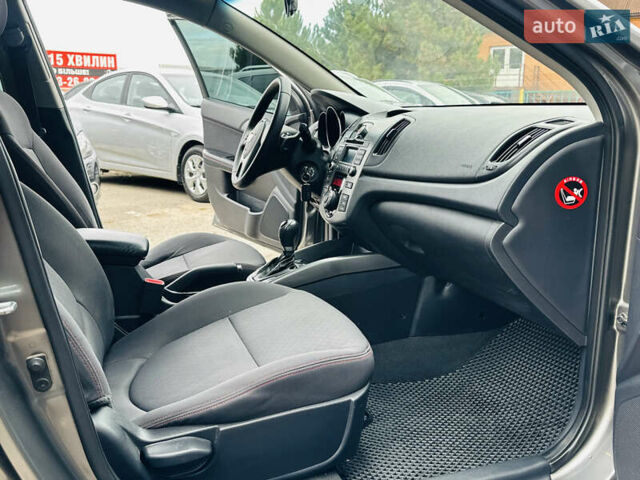 Серый Киа Черато, объемом двигателя 1.6 л и пробегом 148 тыс. км за 7999 $, фото 32 на Automoto.ua