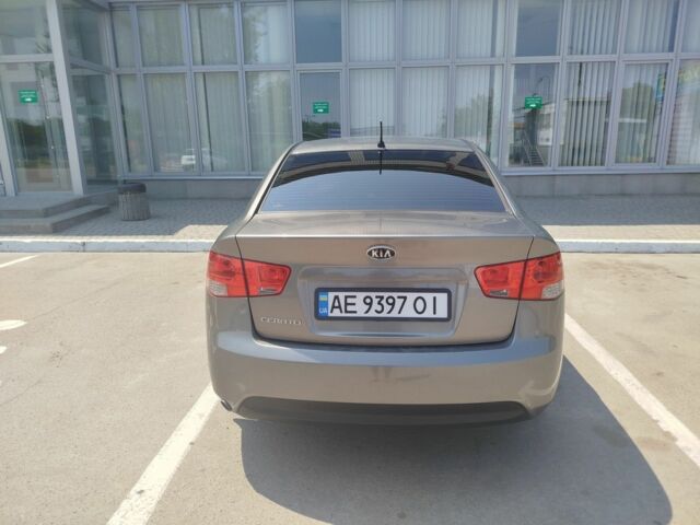 Киа Черато 2011 в Павлограде на Automoto.ua Серый Киа Черато, объемом двигателя 1.6 л и пробегом 215 тыс. км за 7000 $, фото 4 на Automoto.ua