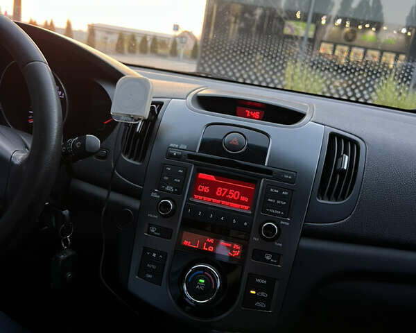 Киа Черато 2011 в Хмельницком на Automoto.ua Серый Киа Черато, объемом двигателя 1.59 л и пробегом 205 тыс. км за 7900 $, фото 8 на Automoto.ua