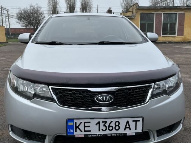 Серый Киа Черато, объемом двигателя 1.6 л и пробегом 99 тыс. км за 8400 $, фото 3 на Automoto.ua