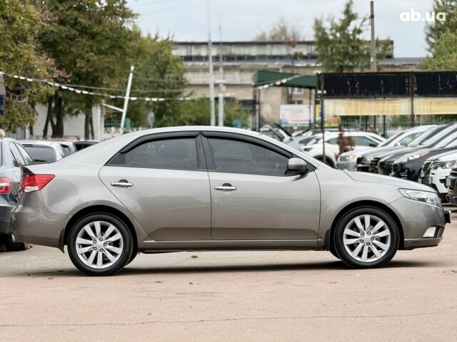 Серый Киа Черато, объемом двигателя 2 л и пробегом 170 тыс. км за 7900 $, фото 1 на Automoto.ua