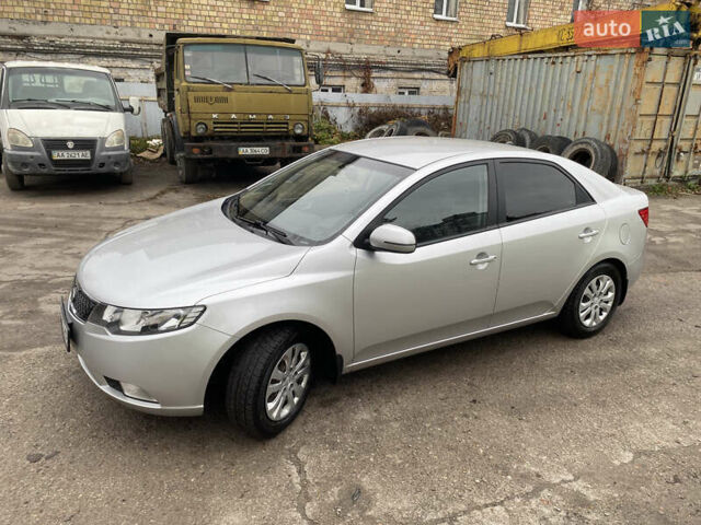 Сірий Кіа Черато, об'ємом двигуна 1.59 л та пробігом 169 тис. км за 7900 $, фото 2 на Automoto.ua