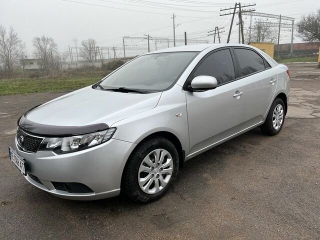 Серый Киа Черато, объемом двигателя 1.6 л и пробегом 99 тыс. км за 8400 $, фото 5 на Automoto.ua