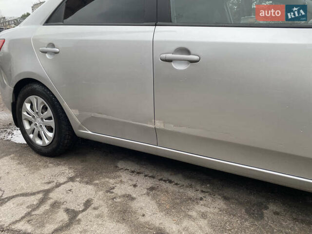 Сірий Кіа Черато, об'ємом двигуна 1.59 л та пробігом 169 тис. км за 7900 $, фото 4 на Automoto.ua