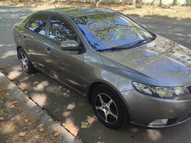 Серый Киа Черато, объемом двигателя 1.6 л и пробегом 218 тыс. км за 6800 $, фото 12 на Automoto.ua