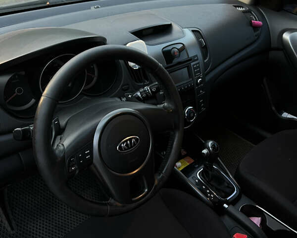 Киа Черато 2011 в Хмельницком на Automoto.ua Серый Киа Черато, объемом двигателя 1.59 л и пробегом 205 тыс. км за 7900 $, фото 11 на Automoto.ua