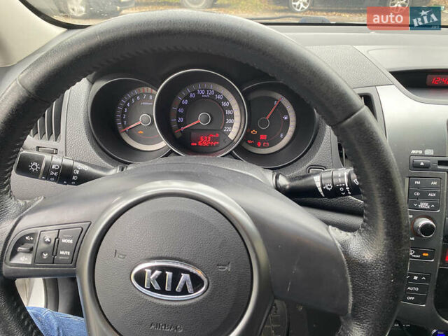 Сірий Кіа Черато, об'ємом двигуна 1.59 л та пробігом 169 тис. км за 7900 $, фото 7 на Automoto.ua