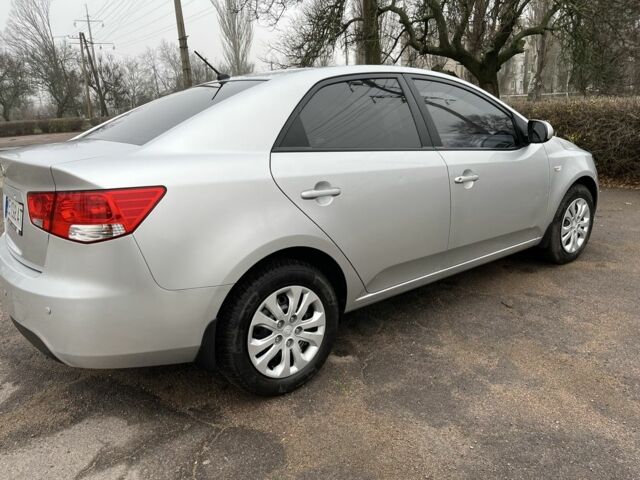 Серый Киа Черато, объемом двигателя 1.6 л и пробегом 99 тыс. км за 8400 $, фото 2 на Automoto.ua