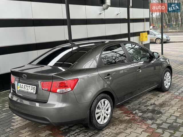 Серый Киа Черато, объемом двигателя 1.6 л и пробегом 141 тыс. км за 9800 $, фото 77 на Automoto.ua