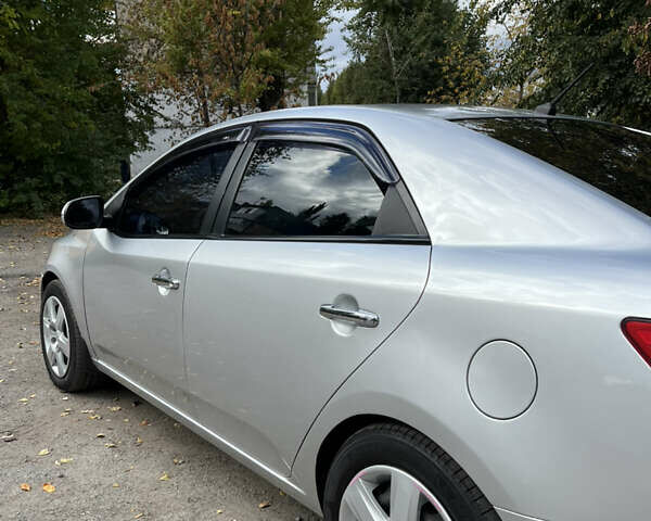 Киа Черато 2012 в Каменское - Днепродзержинск на Automoto.ua Серый Киа Черато, объемом двигателя 2 л и пробегом 172 тыс. км за 7500 $, фото 7 на Automoto.ua