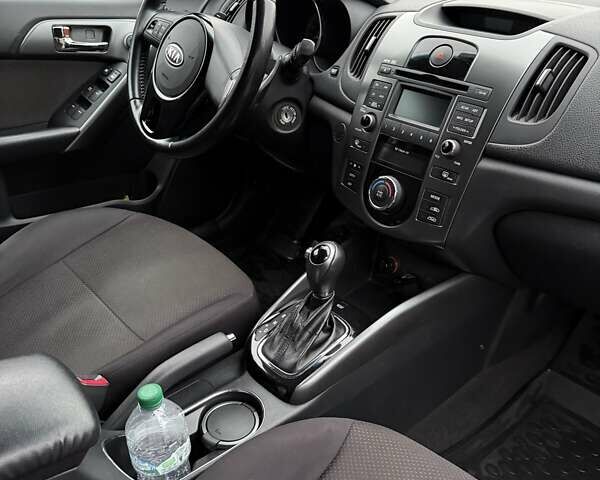 Серый Киа Черато, объемом двигателя 1.59 л и пробегом 141 тыс. км за 9600 $, фото 14 на Automoto.ua