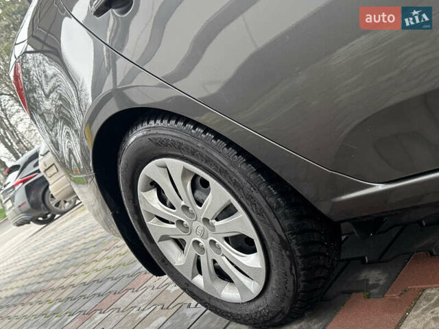 Серый Киа Черато, объемом двигателя 1.6 л и пробегом 141 тыс. км за 9800 $, фото 18 на Automoto.ua