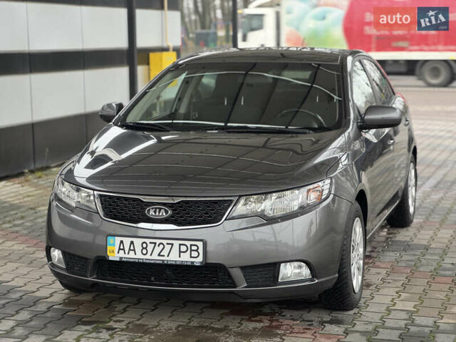 Серый Киа Черато, объемом двигателя 1.6 л и пробегом 141 тыс. км за 9800 $, фото 1 на Automoto.ua