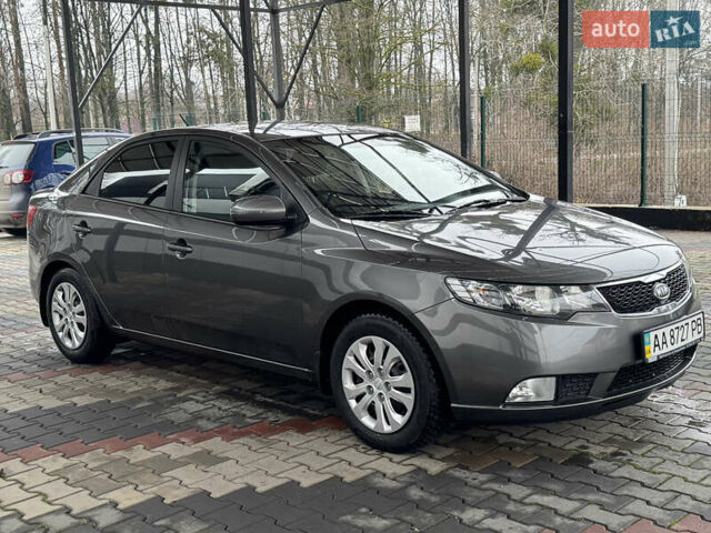 Серый Киа Черато, объемом двигателя 1.6 л и пробегом 141 тыс. км за 9800 $, фото 12 на Automoto.ua