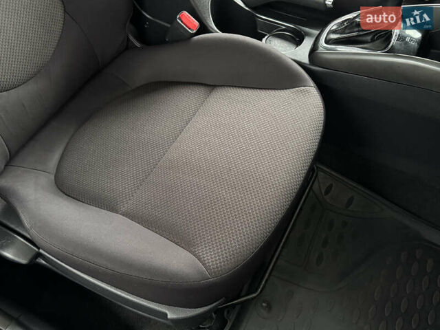 Серый Киа Черато, объемом двигателя 1.6 л и пробегом 141 тыс. км за 9800 $, фото 52 на Automoto.ua