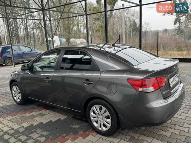 Серый Киа Черато, объемом двигателя 1.6 л и пробегом 141 тыс. км за 9800 $, фото 80 на Automoto.ua