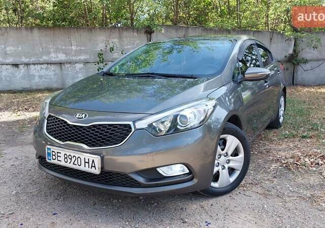 Серый Киа Черато, объемом двигателя 1.6 л и пробегом 170 тыс. км за 8900 $, фото 19 на Automoto.ua