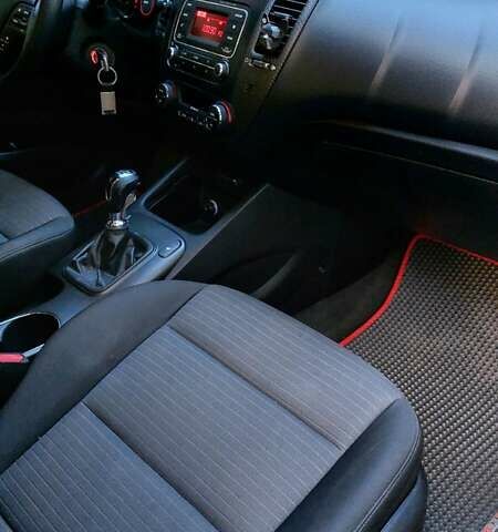 Серый Киа Черато, объемом двигателя 1.59 л и пробегом 170 тыс. км за 8900 $, фото 15 на Automoto.ua