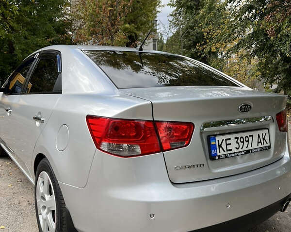 Киа Черато 2012 в Каменское - Днепродзержинск на Automoto.ua Серый Киа Черато, объемом двигателя 2 л и пробегом 172 тыс. км за 7500 $, фото 8 на Automoto.ua