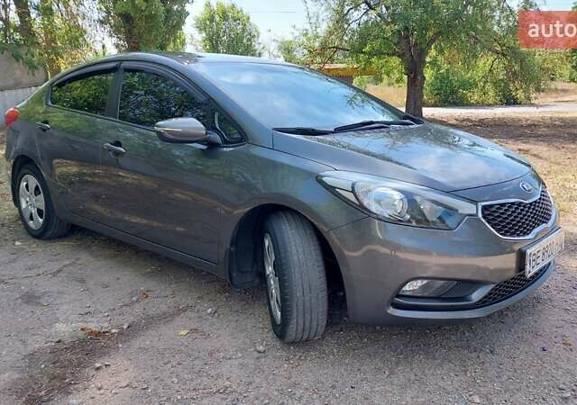 Серый Киа Черато, объемом двигателя 1.59 л и пробегом 170 тыс. км за 9100 $, фото 8 на Automoto.ua
