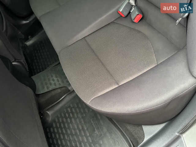 Серый Киа Черато, объемом двигателя 1.6 л и пробегом 141 тыс. км за 9800 $, фото 60 на Automoto.ua