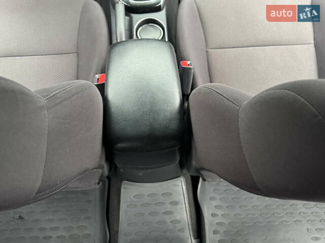 Серый Киа Черато, объемом двигателя 1.6 л и пробегом 141 тыс. км за 9800 $, фото 69 на Automoto.ua