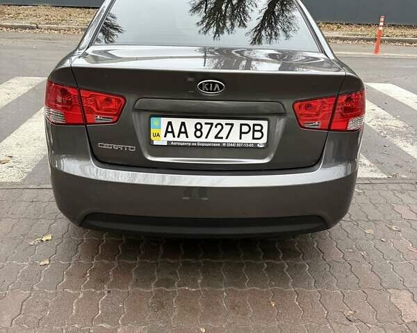 Серый Киа Черато, объемом двигателя 1.59 л и пробегом 141 тыс. км за 9600 $, фото 2 на Automoto.ua
