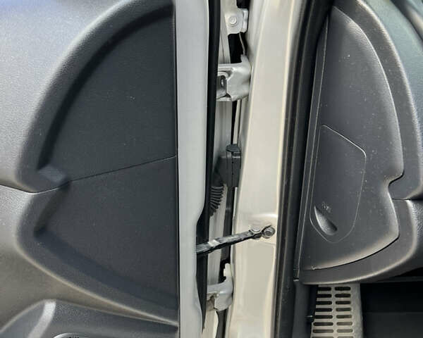 Киа Черато 2012 в Каменское - Днепродзержинск на Automoto.ua Серый Киа Черато, объемом двигателя 2 л и пробегом 172 тыс. км за 7500 $, фото 9 на Automoto.ua