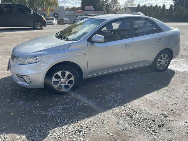 Сірий Кіа Черато, об'ємом двигуна 0 л та пробігом 187 тис. км за 6900 $, фото 2 на Automoto.ua