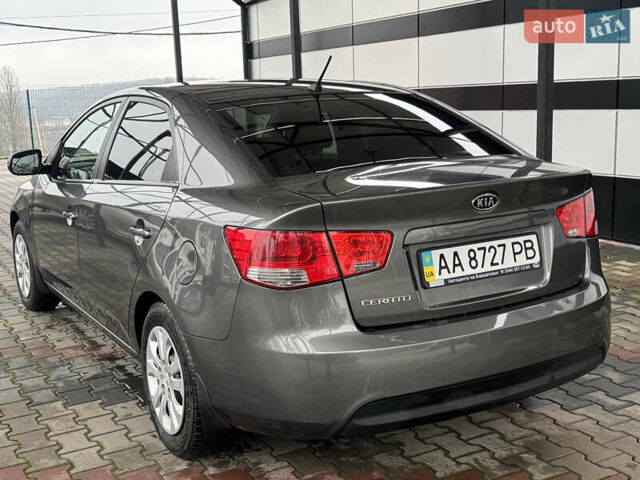 Серый Киа Черато, объемом двигателя 1.6 л и пробегом 141 тыс. км за 9800 $, фото 23 на Automoto.ua