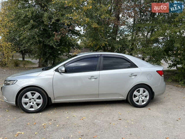 Киа Черато 2012 в Каменское - Днепродзержинск на Automoto.ua Серый Киа Черато, объемом двигателя 2 л и пробегом 172 тыс. км за 7500 $, фото 4 на Automoto.ua