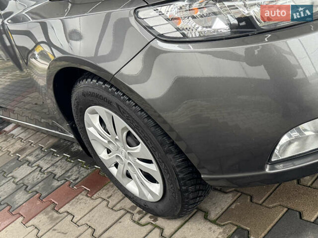 Серый Киа Черато, объемом двигателя 1.6 л и пробегом 141 тыс. км за 9800 $, фото 15 на Automoto.ua