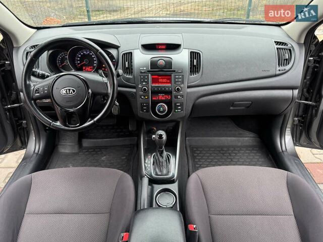 Серый Киа Черато, объемом двигателя 1.6 л и пробегом 141 тыс. км за 9800 $, фото 32 на Automoto.ua