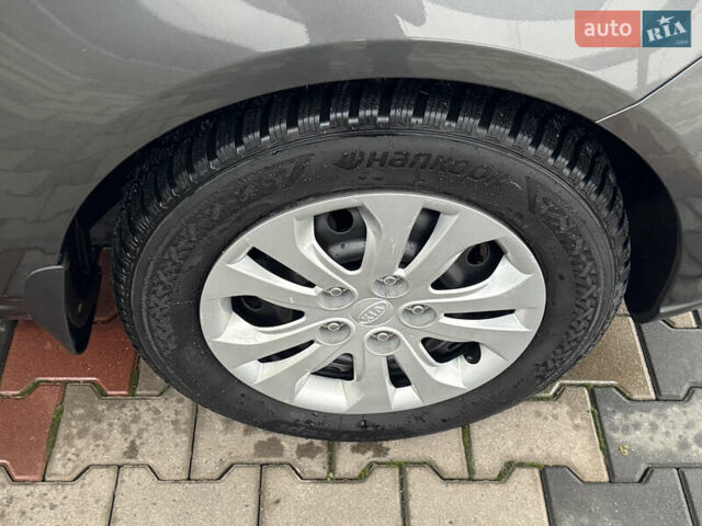 Серый Киа Черато, объемом двигателя 1.6 л и пробегом 141 тыс. км за 9800 $, фото 16 на Automoto.ua