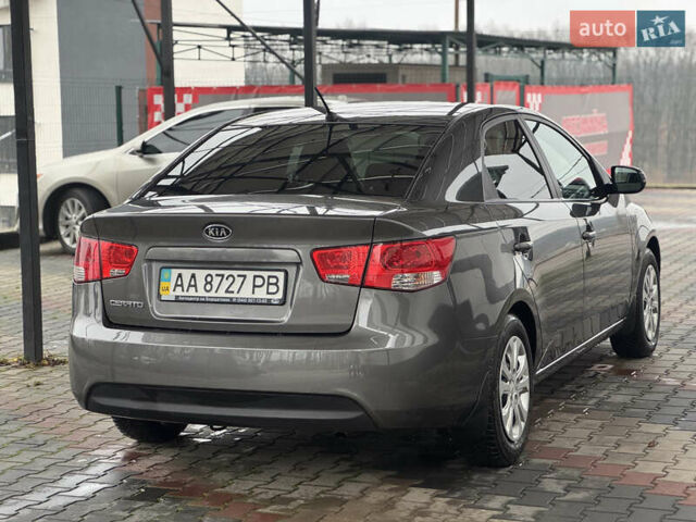 Серый Киа Черато, объемом двигателя 1.6 л и пробегом 141 тыс. км за 9800 $, фото 2 на Automoto.ua
