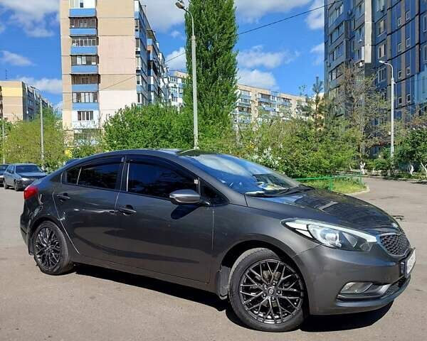 Серый Киа Черато, объемом двигателя 1.59 л и пробегом 182 тыс. км за 8000 $, фото 2 на Automoto.ua