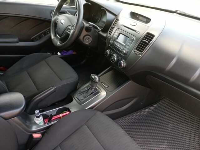 Серый Киа Черато, объемом двигателя 1.8 л и пробегом 218 тыс. км за 9500 $, фото 4 на Automoto.ua