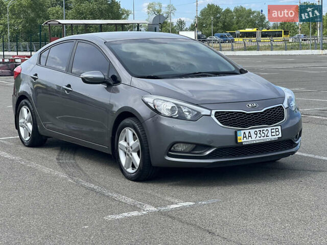 Сірий Кіа Черато, об'ємом двигуна 1.59 л та пробігом 215 тис. км за 8800 $, фото 2 на Automoto.ua