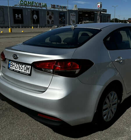 Сірий Кіа Черато, об'ємом двигуна 2 л та пробігом 166 тис. км за 9950 $, фото 4 на Automoto.ua