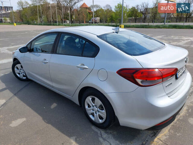 Сірий Кіа Черато, об'ємом двигуна 2 л та пробігом 166 тис. км за 9950 $, фото 6 на Automoto.ua
