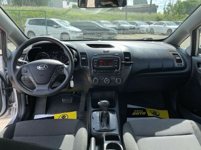 Серый Киа Черато, объемом двигателя 2 л и пробегом 110 тыс. км за 10800 $, фото 4 на Automoto.ua