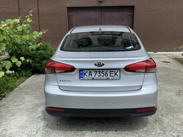 Серый Киа Черато, объемом двигателя 2 л и пробегом 110 тыс. км за 10800 $, фото 5 на Automoto.ua