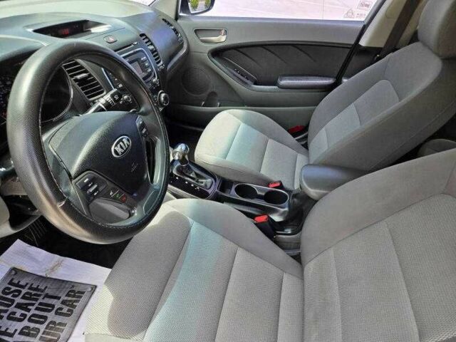 Серый Киа Черато, объемом двигателя 2 л и пробегом 43 тыс. км за 1700 $, фото 4 на Automoto.ua